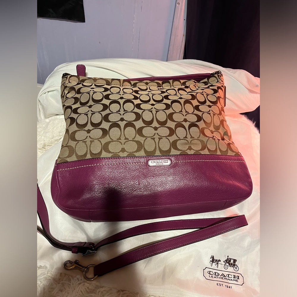 2013 Coach signature hobo bag